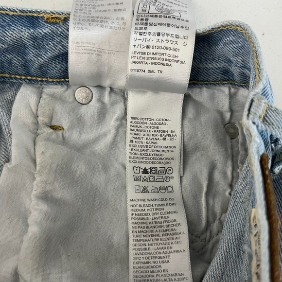 Levi's 501‎ 90's Denim Shorts Women's Size 24 Blue Distressed Light Wash - Picture 16 of 16